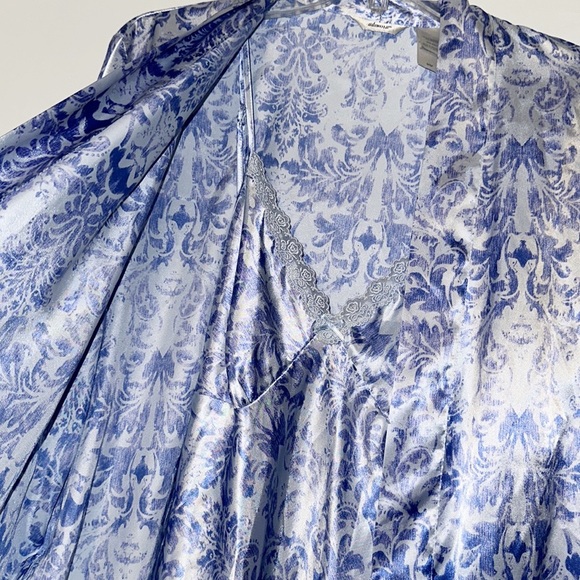 ADONNA Blue Floral Satin Gown and Robe Set EUC SZ M - Picture 3 of 7